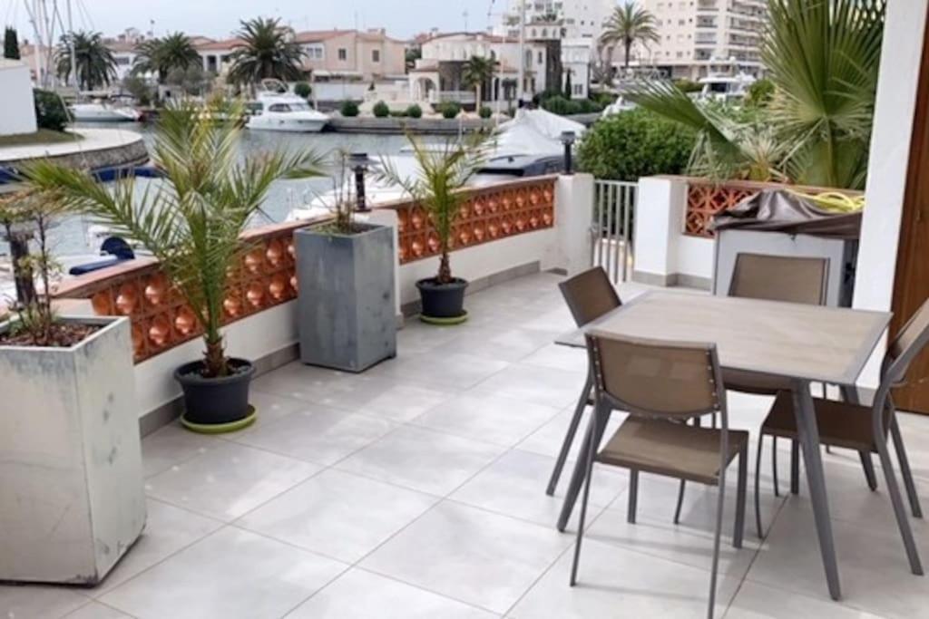 Appartement Terrasse Emplacement N° 1 Емпуриабрава Екстериор снимка